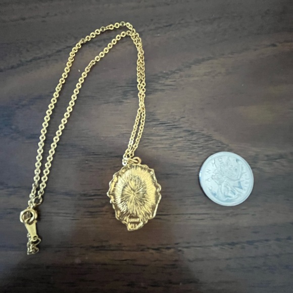 1994 Avon Snow White necklace. - Picture 2 of 3
